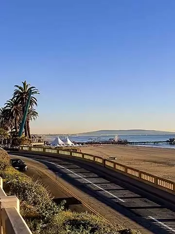 overlook to Santa Monica pier